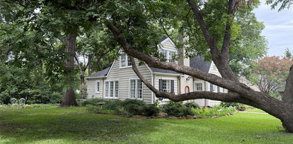 210 Elm Dr, Terrell
