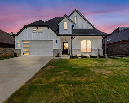 1822 Meadowview, Canton