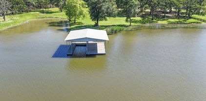 9501 Oakwood Rd, Quinlan