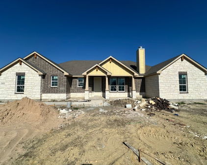 2463 Blackjack Oak Rd, Oak Ridge