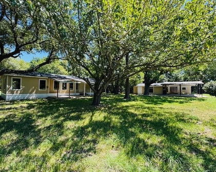 22565 Fm 148, Kemp
