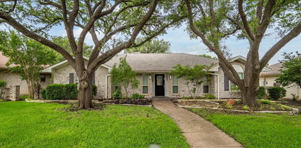 7422 Foxworth Dr, Dallas
