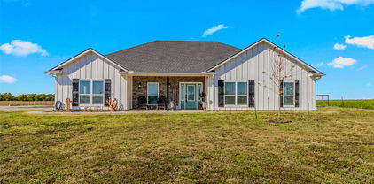 9238 County Road 1143, Leonard