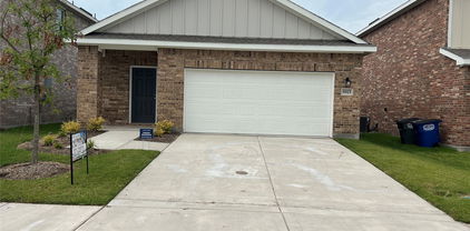 5925 Sahara Dr, Forney