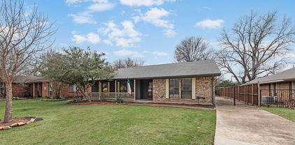 3905 Lynnwood Dr, Rowlett