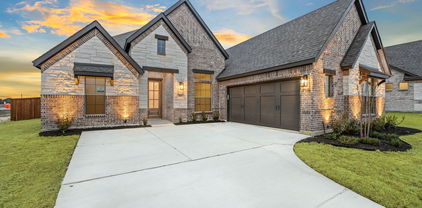 805 Anthem Ln, Forney