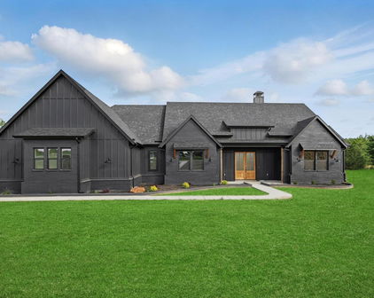 178 Norman Dr, Canton