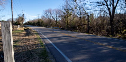 2701 Ames Rd, Lancaster