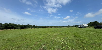 1135 Lake Dr, Wills Point
