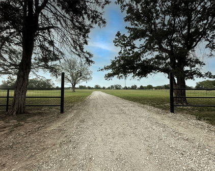 1796 County Road 2540, Quinlan