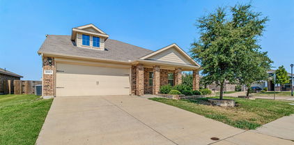 2000 Grimes Dr, Forney