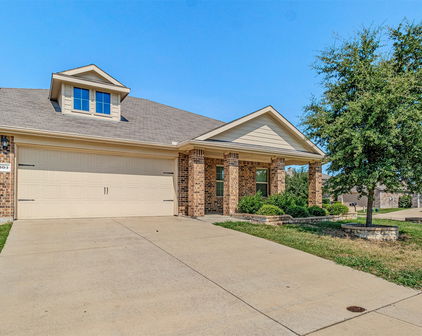 2000 Grimes Dr, Forney