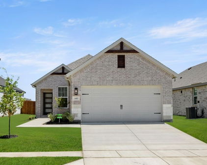 1405 Grove Pond Rd, Forney