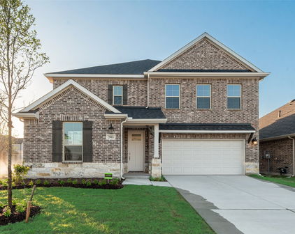 2903 Hanscom St, Forney