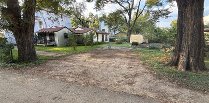 917 Walkway St, Dallas