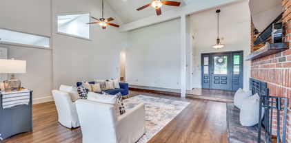 9204 Mill Hollow Dr, Dallas