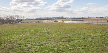 8982 County Road 1143, Leonard