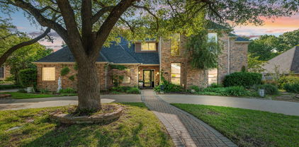 1121 Nottingham Dr, Cedar Hill