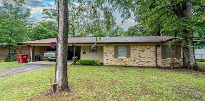 1361 Shady Ln, Canton