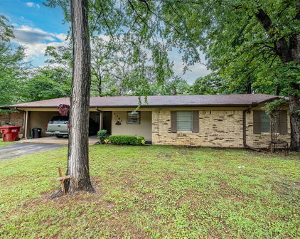 1361 Shady Ln, Canton