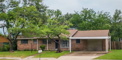 1418 Royal Dr, Kaufman