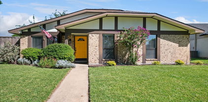10939 Mccree Rd, Dallas