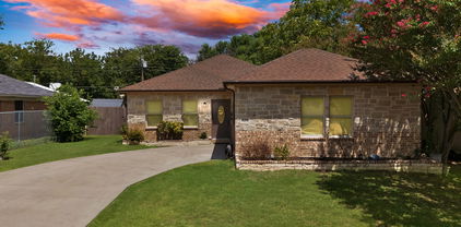 829 Lexington Dr, Lancaster