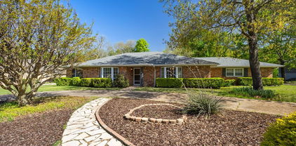 12 Mullaney Dr, Greenville