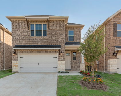 1126 Redcoat Dr, Forney