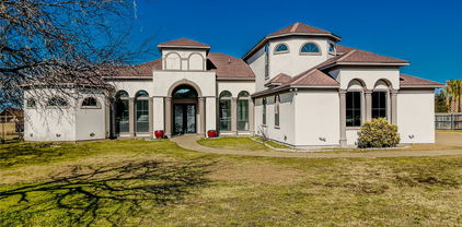 2861 Lakeview Dr, Cedar Hill