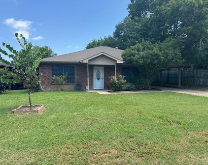 705 E James St, Wills Point
