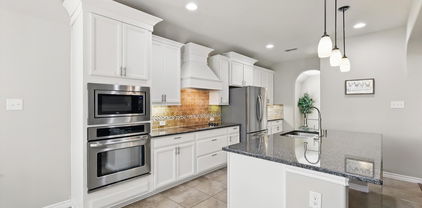 108 Zion Ln, Forney