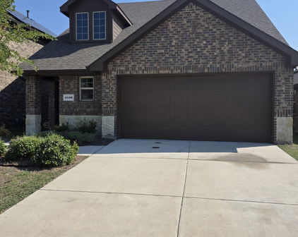 2126 Hobby Dr, Forney