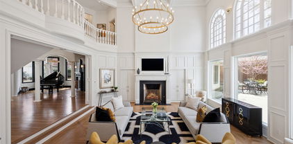 13 Downs Lake Cir, Dallas