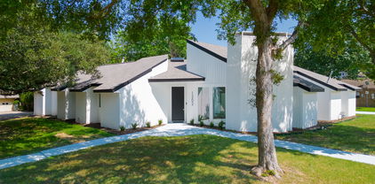 1202 Quail Hollow Dr, Garland