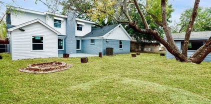 811 Wyche Dr, Irving