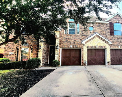 808 Goose Ct, Forney