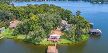 282 Island Dr, Murchison