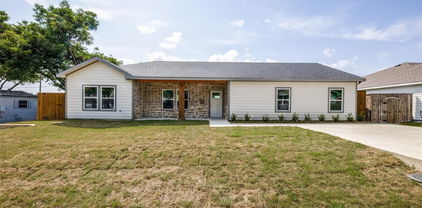 221 Kimbell St, Mesquite