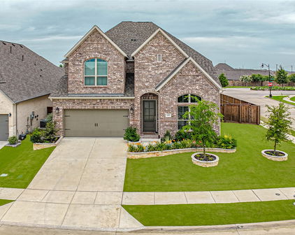 1102 Sandgate Dr, Forney
