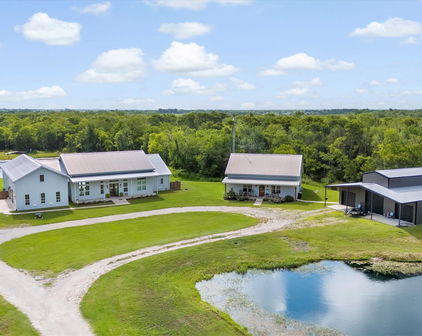 8890 County Road 215, Terrell