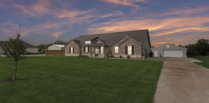 2410 Blackjack Oak Rd, Oak Ridge