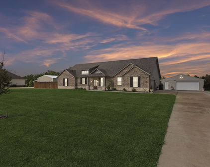 2410 Blackjack Oak Rd, Oak Ridge