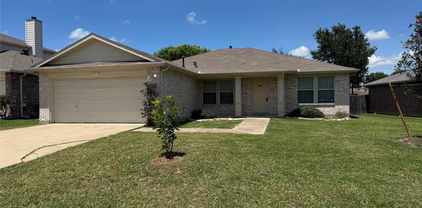 2112 Chisolm Trl, Forney