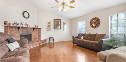 3813 Hunters Trl, Mesquite