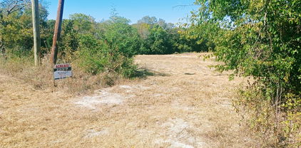 1379 Alto Rd, Seagoville