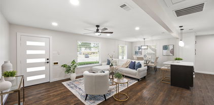 4344 Skillman St, Dallas