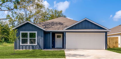 202 Campbell St, Terrell