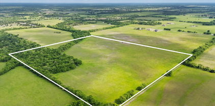 3244 County Road 3233, Lone Oak