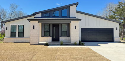 2640 Lake Ave, Farmersville